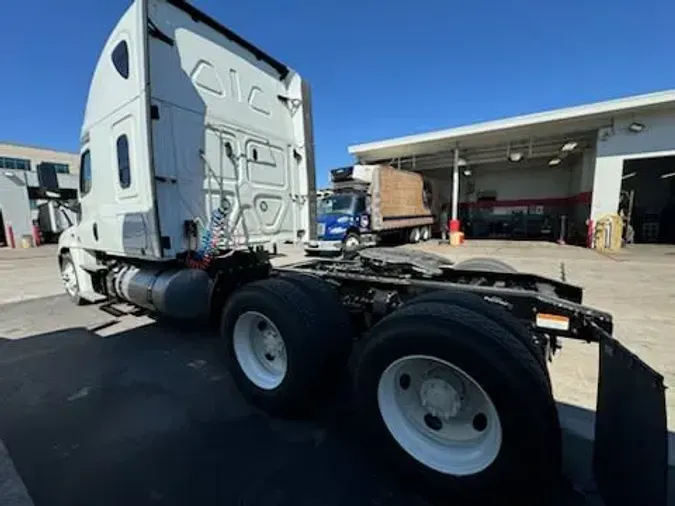 2020 FREIGHTLINER/MERCEDES CASCADIA 125