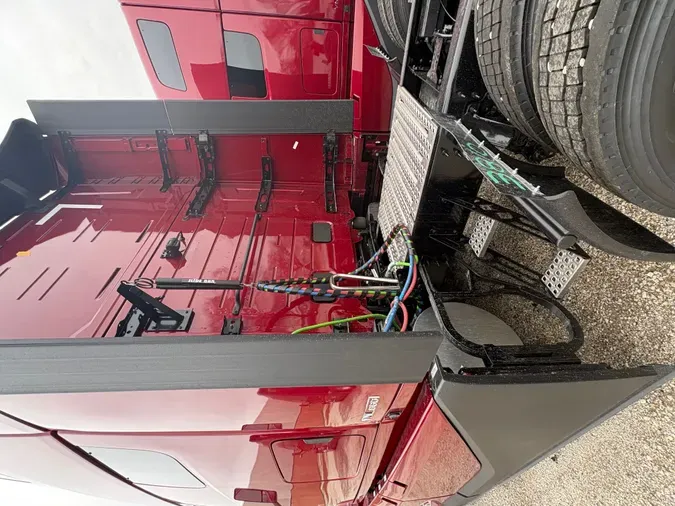 2027 VOLVO TRUCK VNL64TV0447cbbe95b28aa1cd2667af28b8562400