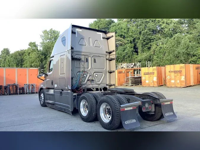 2024 Freightliner Cascadia 126