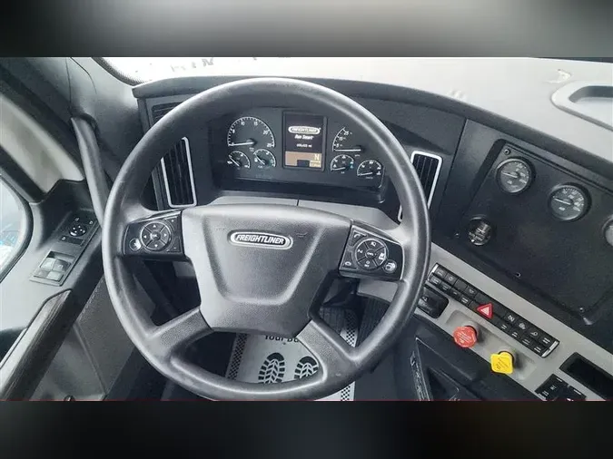 2019 FREIGHTLINER CA126