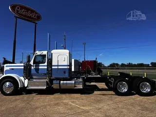 2025 PETERBILT 589