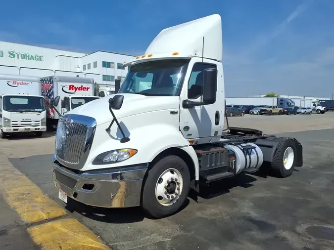 2020 NAVISTAR INTERNATIONAL RH613 DAYCAB S/A