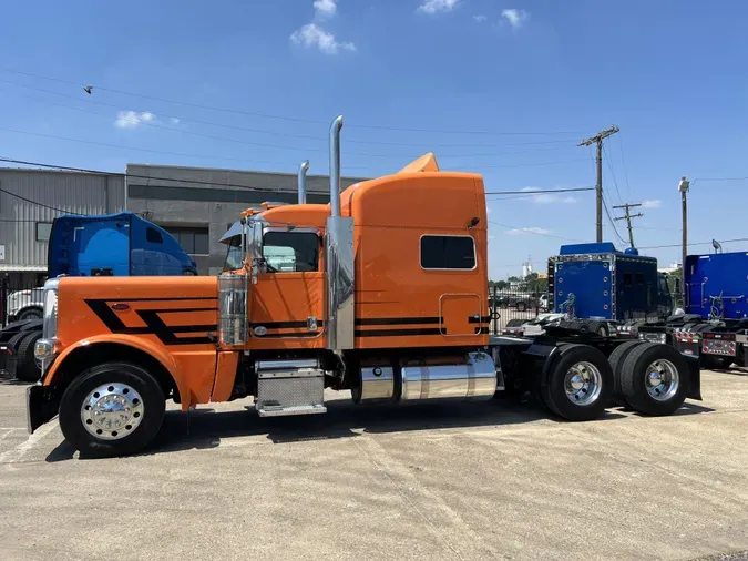 2020 Peterbilt 389