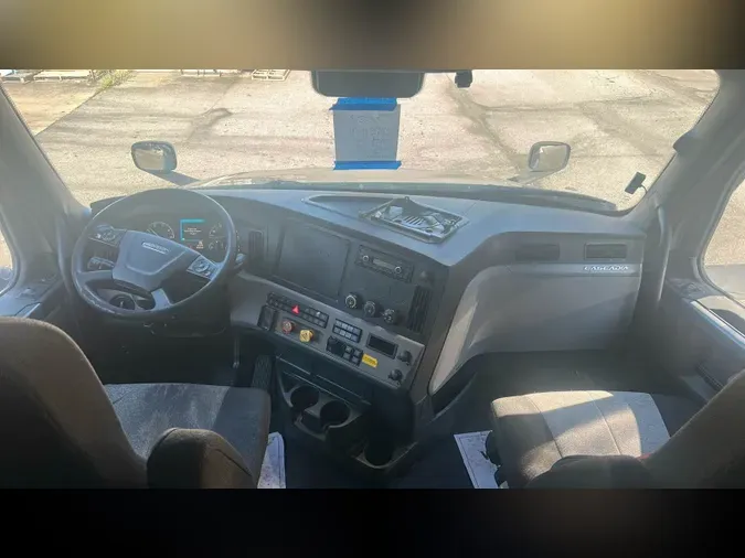 2022 Freightliner Cascadia 126