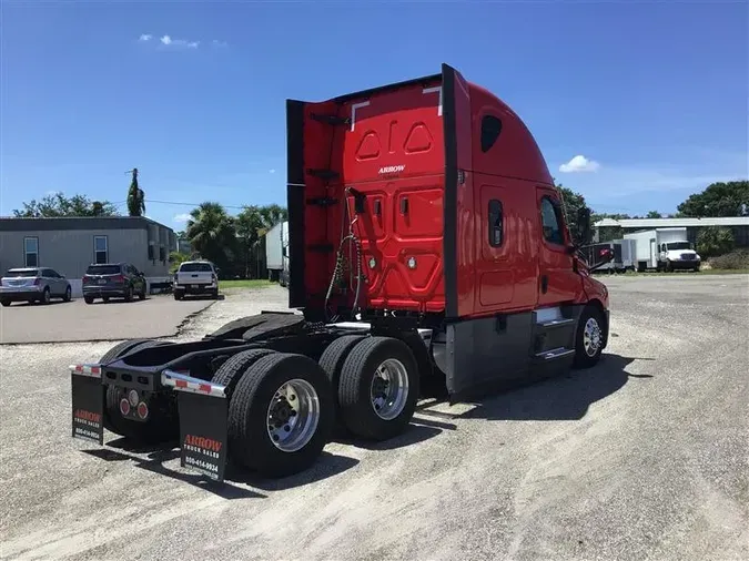 2022 FREIGHTLINER CASCADEVO1