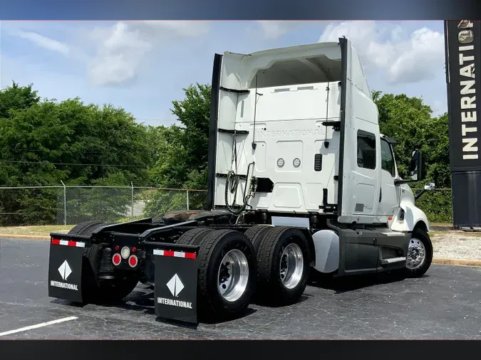 2022 INT LT625 6x4