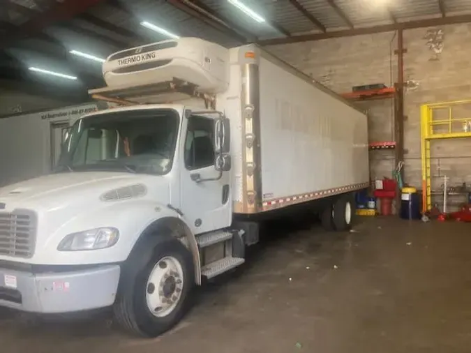 2017 FREIGHTLINER/MERCEDES M2 106