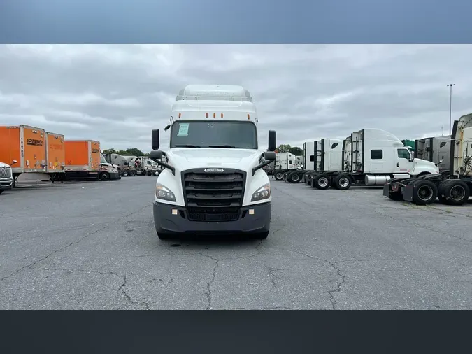 2020 Freightliner Cascadia 126