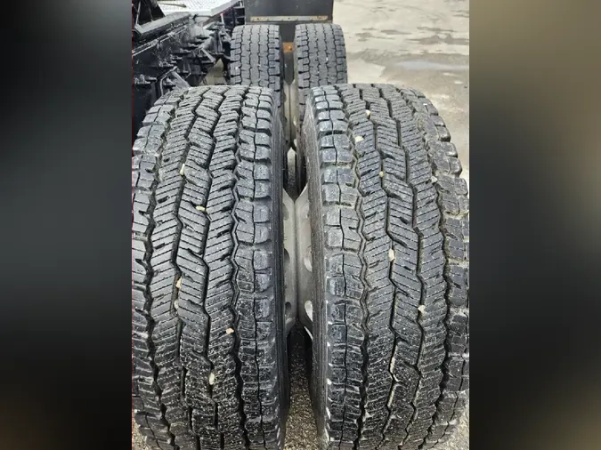2023 PETERBILT 567