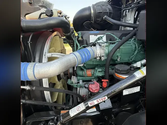 2024 VOLVO VNR64T30047e374abd1a445dc68182b73d2c104bf