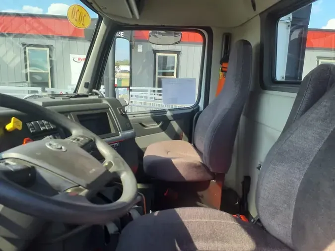 2020 VOLVO VNL64T-30047eb31bcd493d6c19e8fc093e910f509