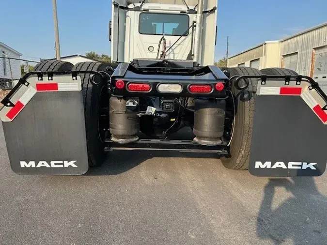 2025 MACK AN64T