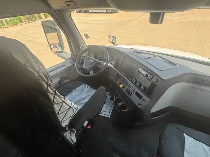 2020 Freightliner New Cascadia 126