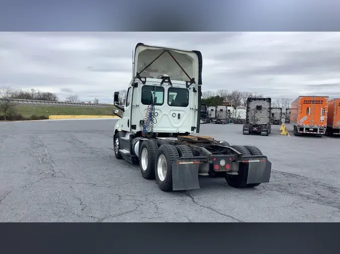2020 Freightliner Cascadia 12647f013ebd25410ae7b57c5bfdf64252c