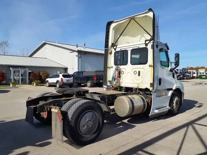 2020 FREIGHTLINER/MERCEDES NEW CASCADIA 116