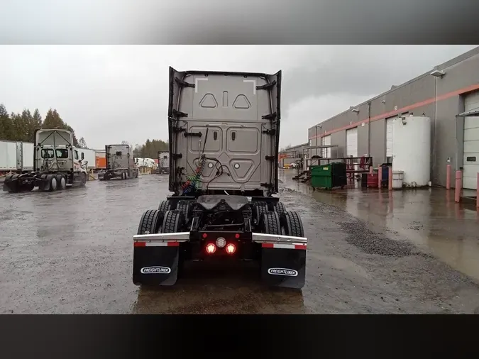 2024 Freightliner Cascadia 12647f41e47e428dde20b761c671251eb7f