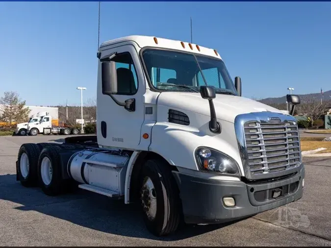 2016 FREIGHTLINER CASCADIA 113