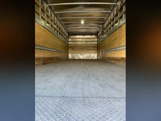 2017 FREIGHTLINER/MERCEDES M2 106