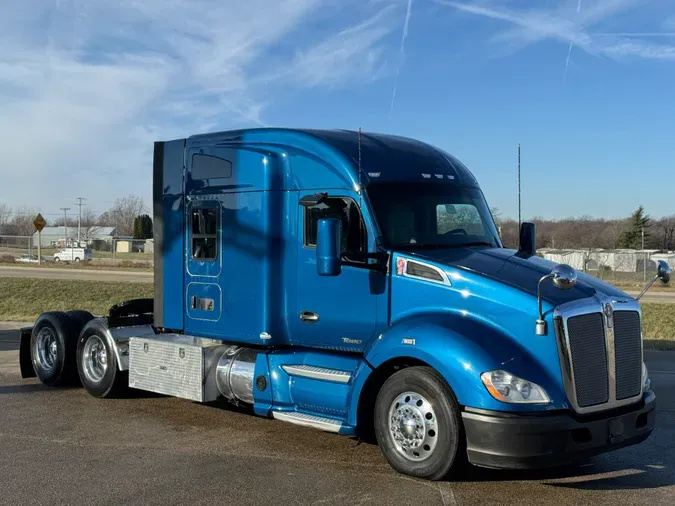 2021 KENWORTH T680