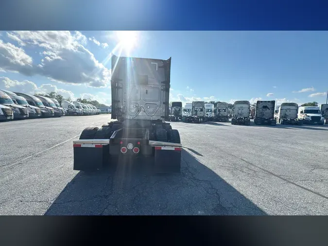 2023 Freightliner Cascadia 126