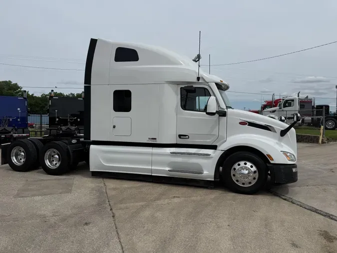 2023 Peterbilt 579