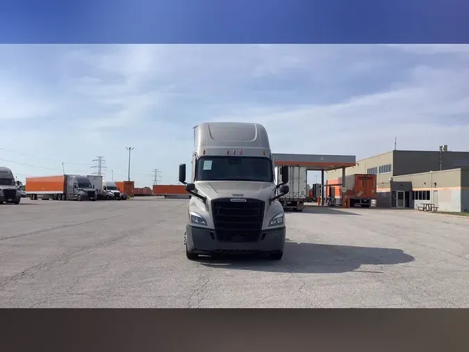 2025 Freightliner Cascadia 126