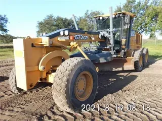 2013 DEERE 672GP