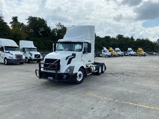 2018 Volvo VNL64300