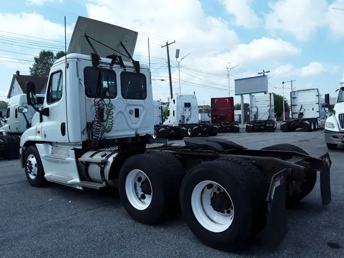 2016 FREIGHTLINER/MERCEDES CASCADIA 125