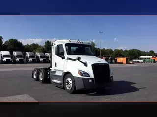 2020 Freightliner Cascadia 126