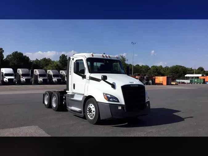 2020 Freightliner Cascadia 126480b52efdd88e8c7e17e242edd62dcfc
