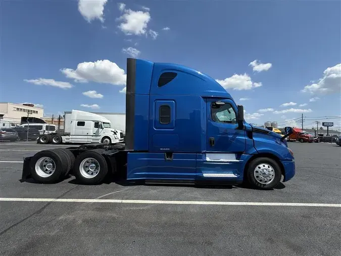 2020 FREIGHTLINER CASCADEVO1