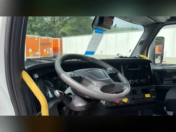 2023 Freightliner Cascadia 126