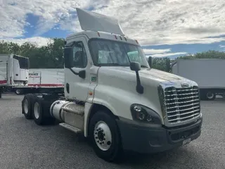 2017 FREIGHTLINER X12564ST