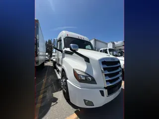 2020 FREIGHTLINER NEW CASCADIA 126