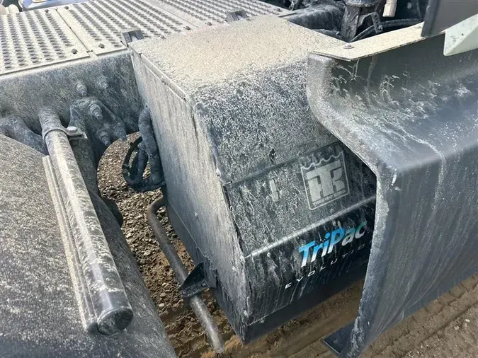 2021 INTERNATIONAL LT