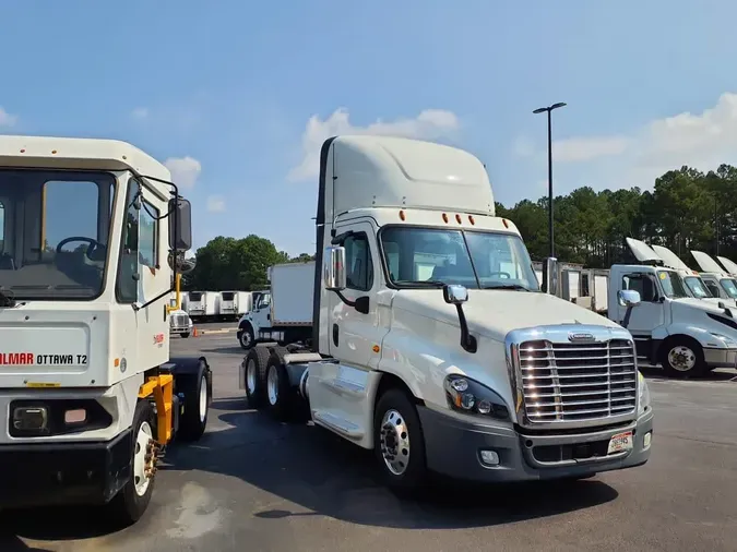 2019 FREIGHTLINER CASCADIA 12548156e021bb6e861487dd1af4d7b561c