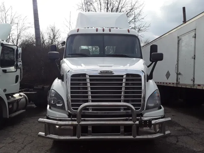 2017 FREIGHTLINER/MERCEDES CASCADIA 113