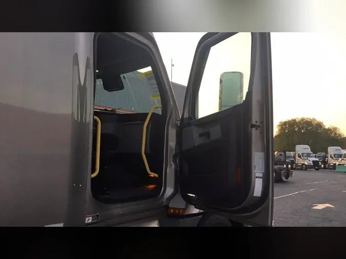 2022 Freightliner Cascadia 126