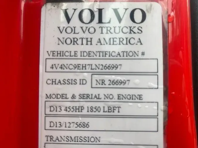 2020 Volvo VNL64300