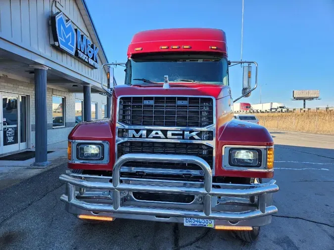 2024 MACK Pinnacle 64T