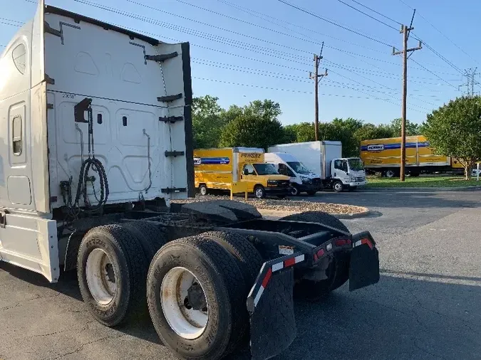 2019 Freightliner X12564ST