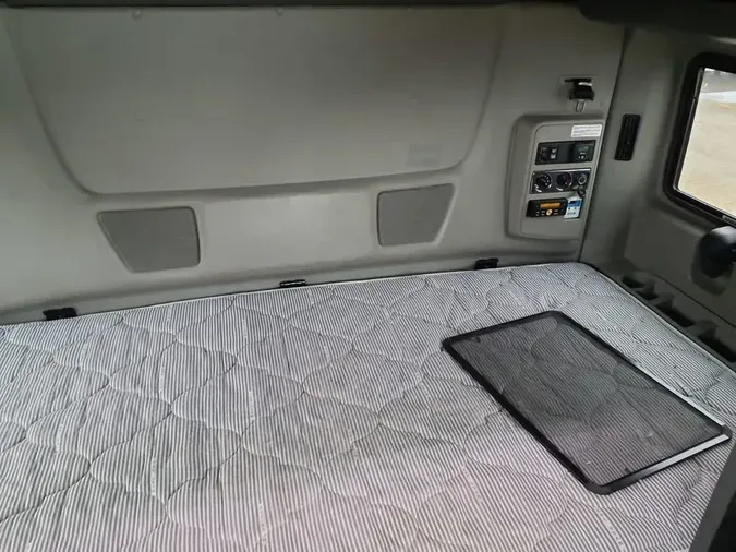 2020 NAVISTAR INTERNATIONAL LT625 SLPR CAB