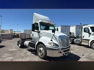 2019 NAVISTAR INTERNATIONAL RH613 DAYCAB S/A