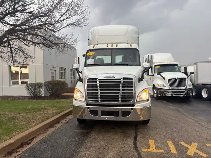 2018 FREIGHTLINER/MERCEDES CASCADIA 113
