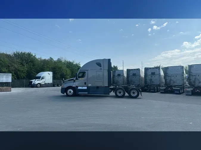 2022 Freightliner Cascadia 12648305509aa065ee3427e35f527304084
