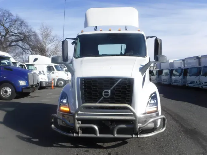 2019 VOLVO VNL