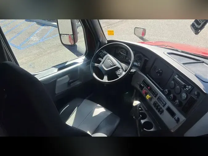 2019 FREIGHTLINER CA126