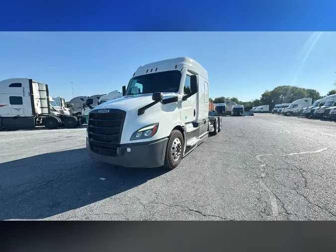 2022 Freightliner Cascadia 126483250f251a4b553527984f46215ca50
