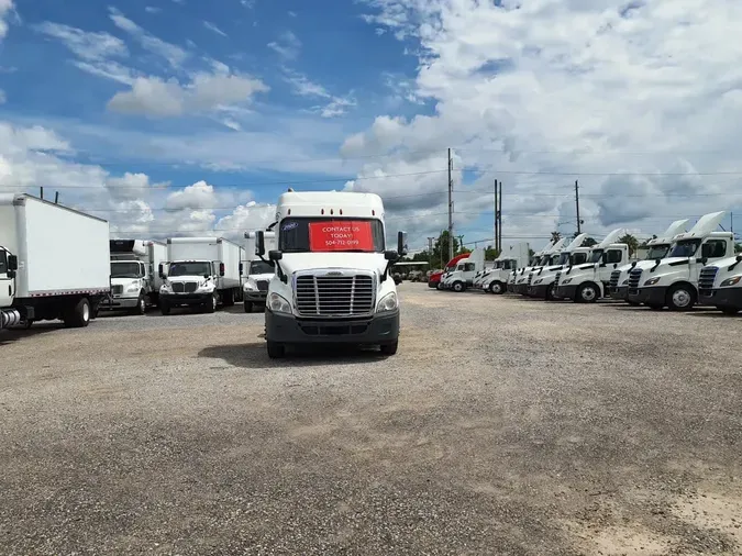2020 FREIGHTLINER CASCADIA 113